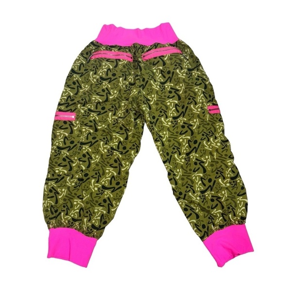 Zumba Women's Cropped Cargo Joggers Accent Waist Dance Gym Workout Fitness - Picture 4 of 7